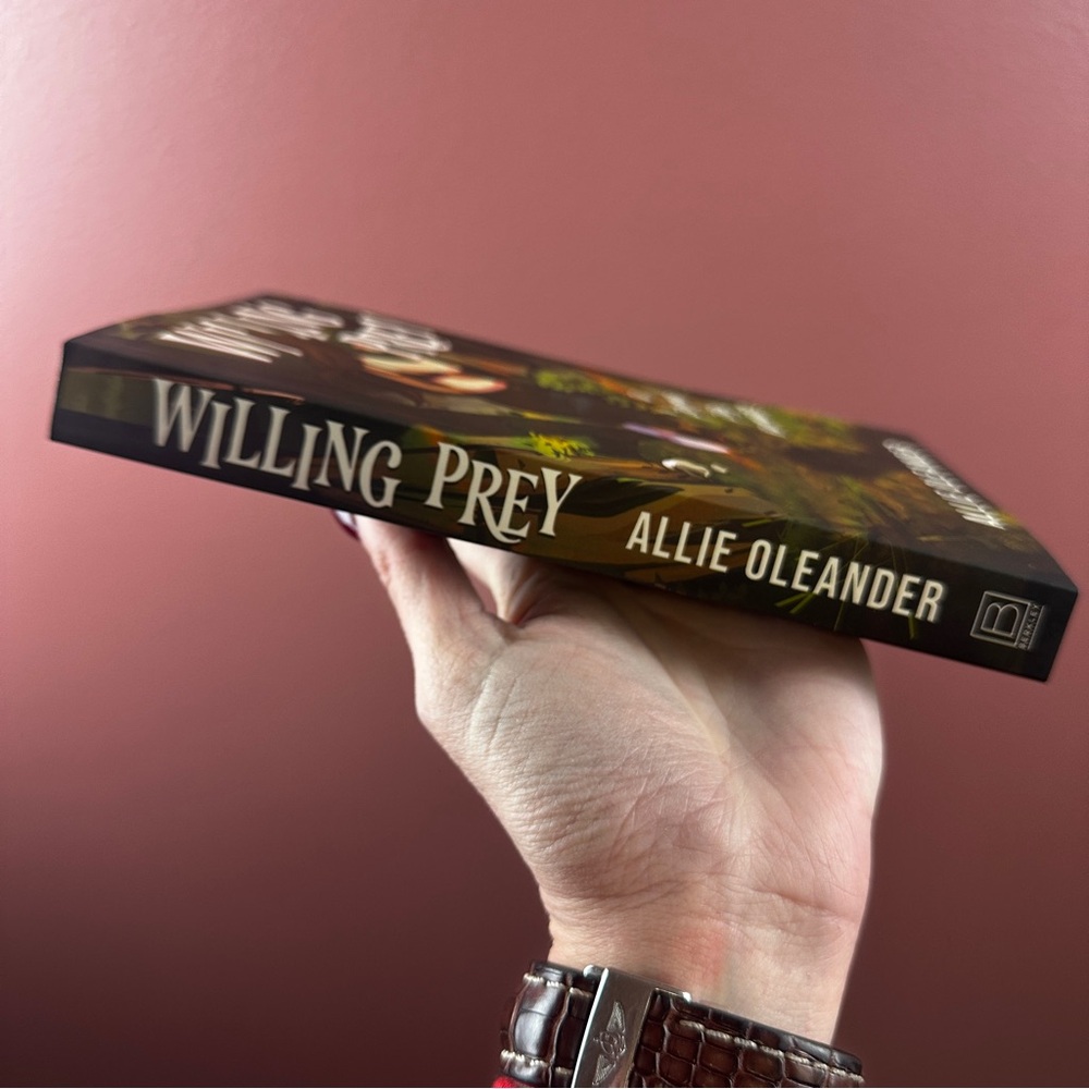 Willing Prey Probably Smut Paperback Edition by Allie Oleander w/ accessories - Picture 3 of 5